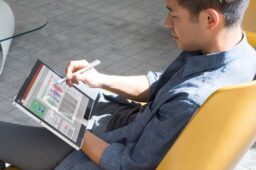 HP Elite x2 1013 G3 Office Lobby 575px |