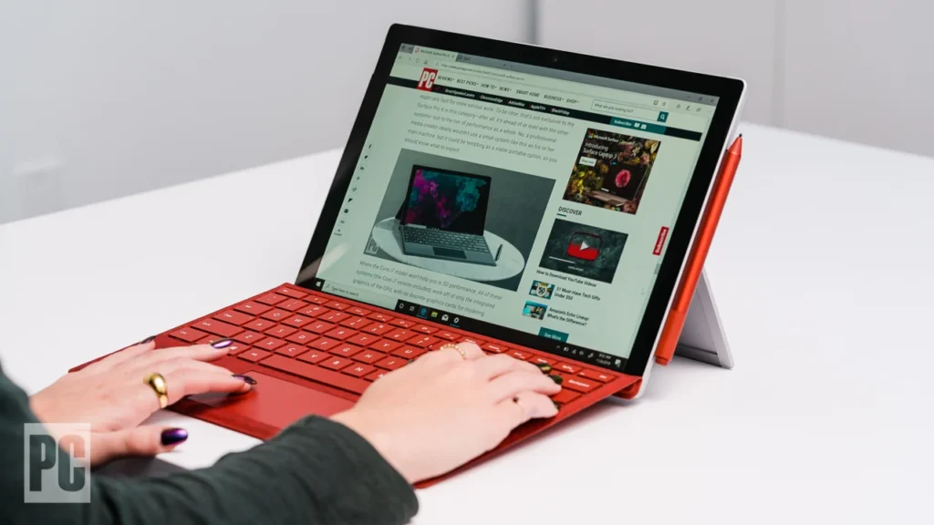 تصویر سرفیس پرو 7 با کیبورد اصلی مایکروسافت